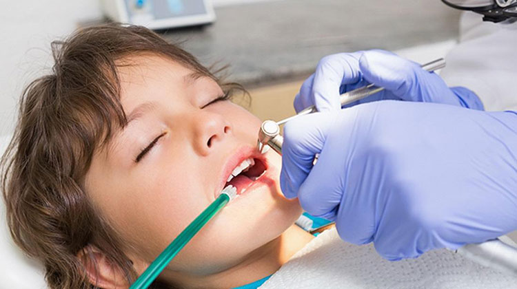 Общий наркоз для детей в стоматологии: особенности, показания, выбор клиники